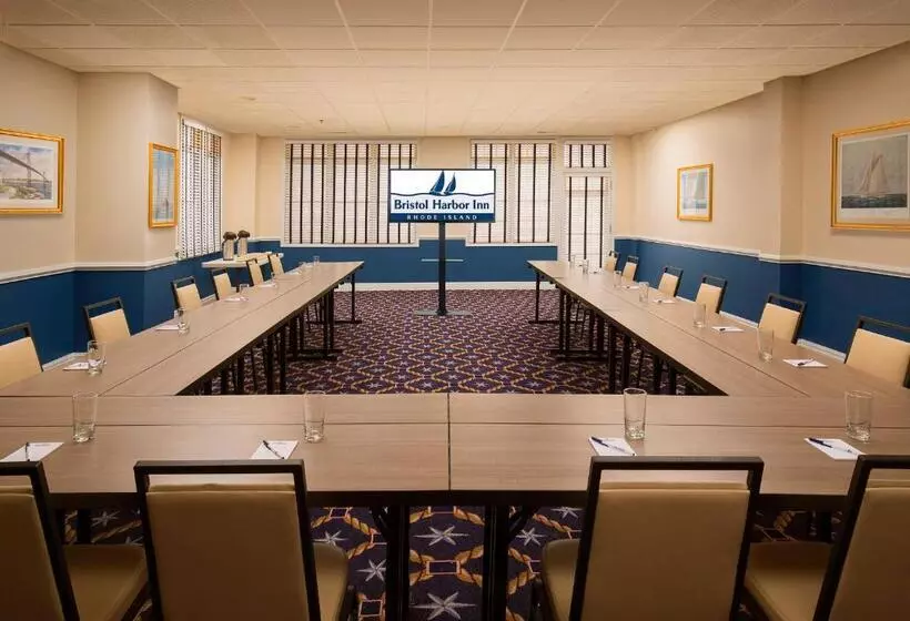 酒店 Bristol Harbor Inn