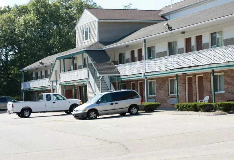 هتل Budget Inn North Stonington