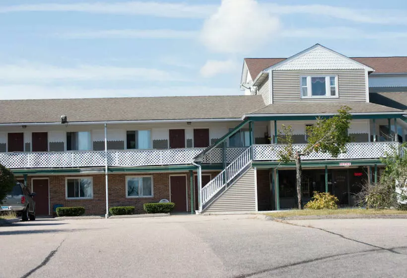 هتل Budget Inn North Stonington