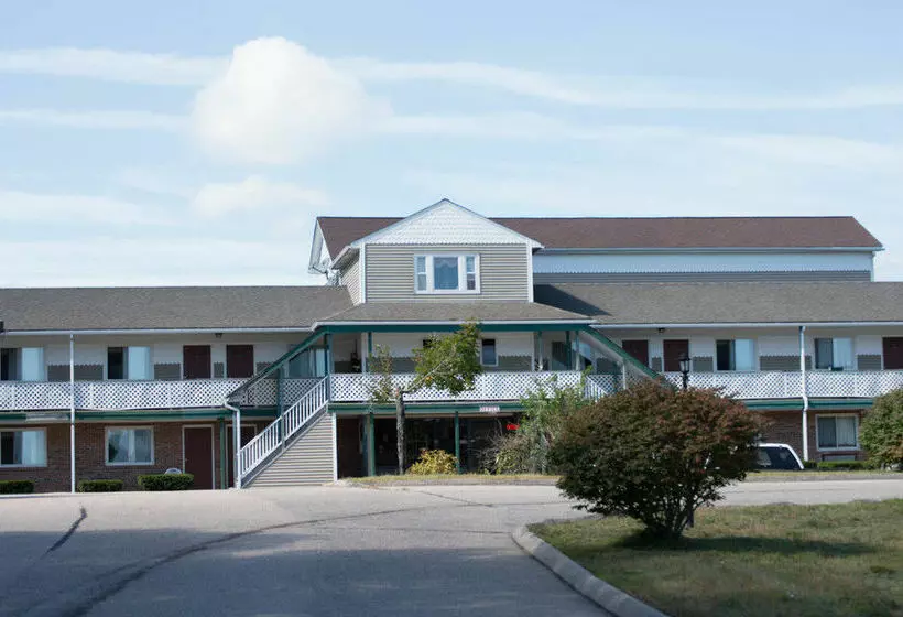 هتل Budget Inn North Stonington