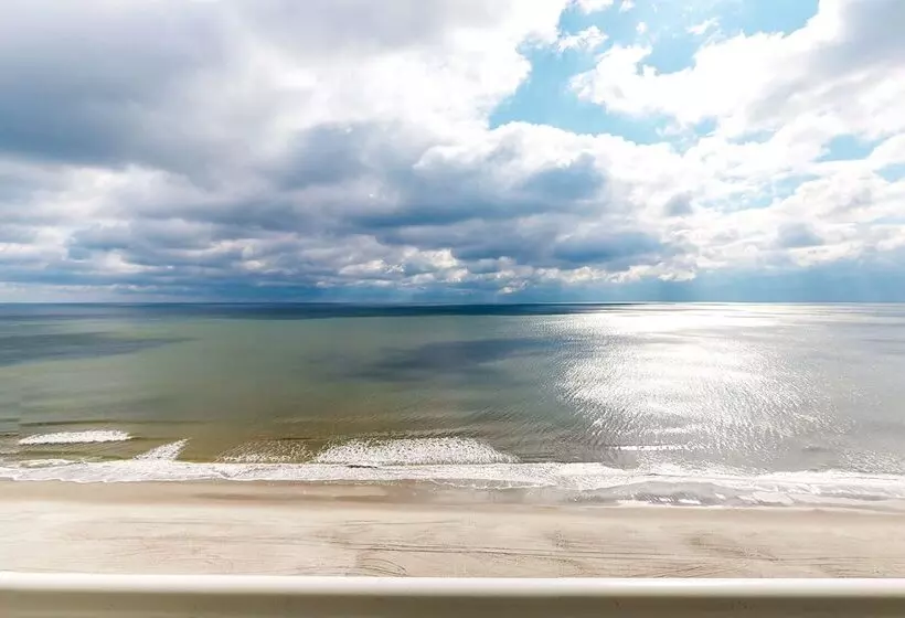 Отель Camelot By The Sea By Oceana Resorts