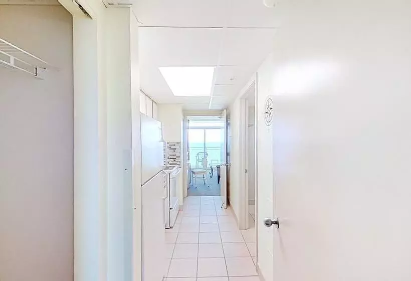 Отель Camelot By The Sea By Oceana Resorts