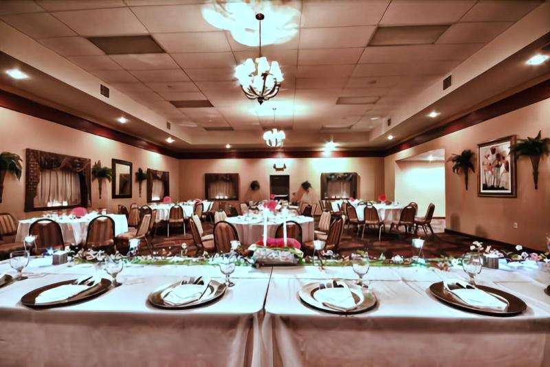 호텔 Christopher Inn And Suites