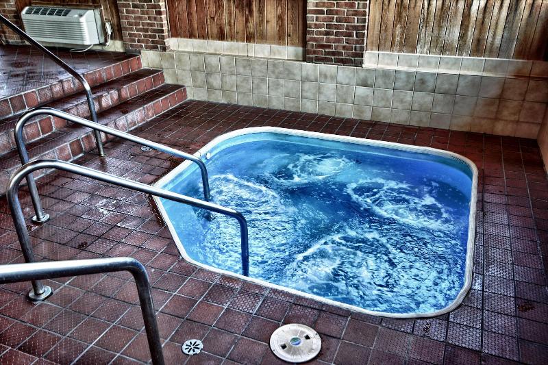 호텔 Christopher Inn And Suites