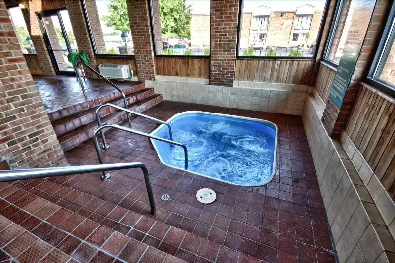 Hotelli Christopher Inn And Suites