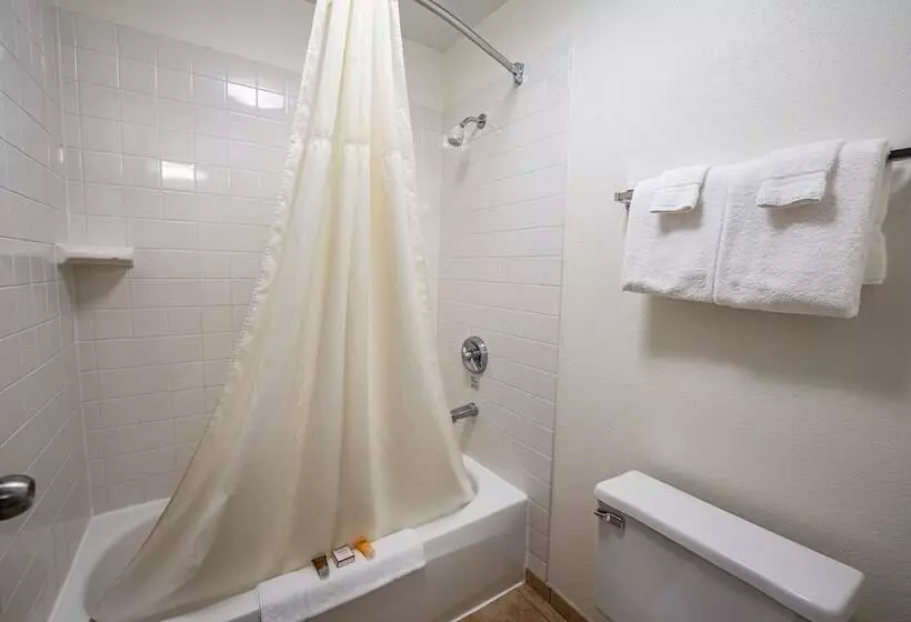 Hotelli Christopher Inn And Suites