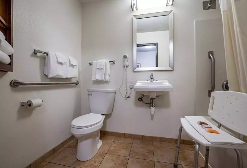 Hotelli Christopher Inn And Suites