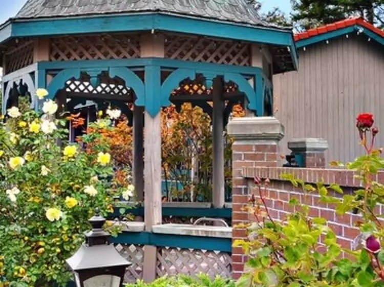 هتل Coachman Inn Oak Harbor