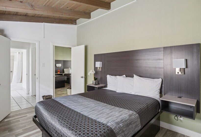 هتل Discovery Inn Monterey Bay