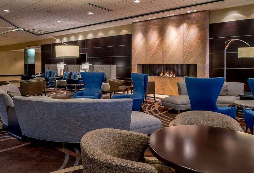 فندق Hilton St. Louis At The Ballpark