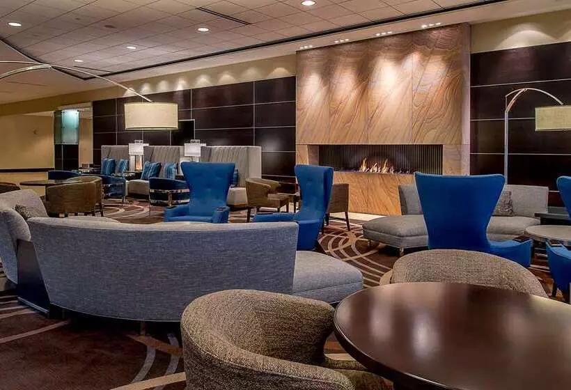 هتل Hilton St. Louis At The Ballpark