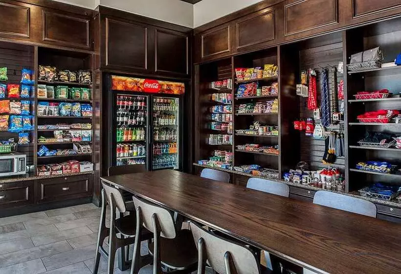 هتل Hilton St. Louis At The Ballpark