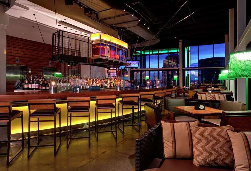 فندق Hilton St. Louis At The Ballpark