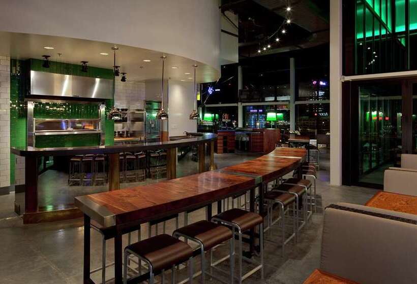 فندق Hilton St. Louis At The Ballpark