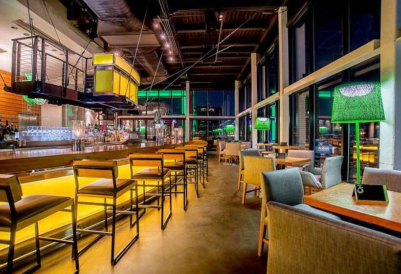 فندق Hilton St. Louis At The Ballpark