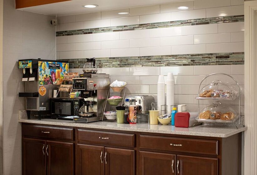 호텔 Knights Inn Mount Airy