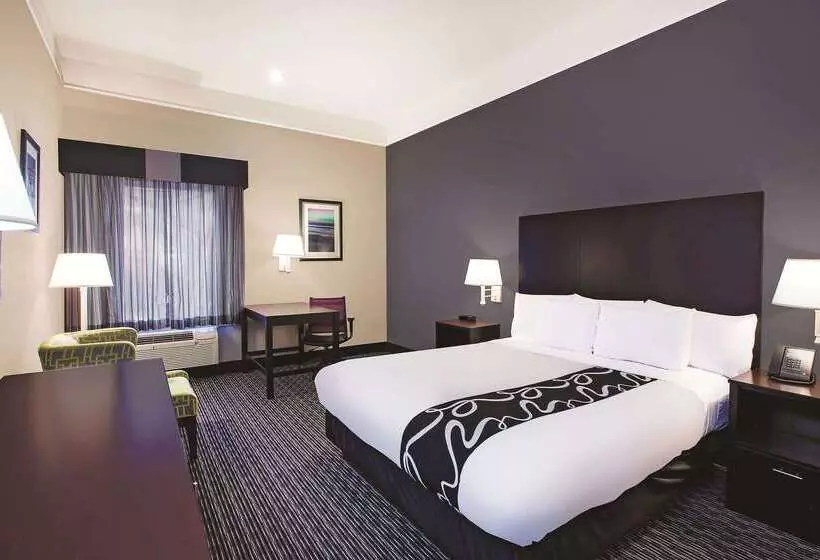 호텔 La Quinta Inn & Suites By Wyndham Beaumont West