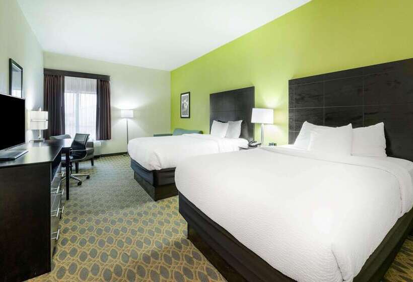 Отель La Quinta Inn & Suites By Wyndham Columbus   Grove City