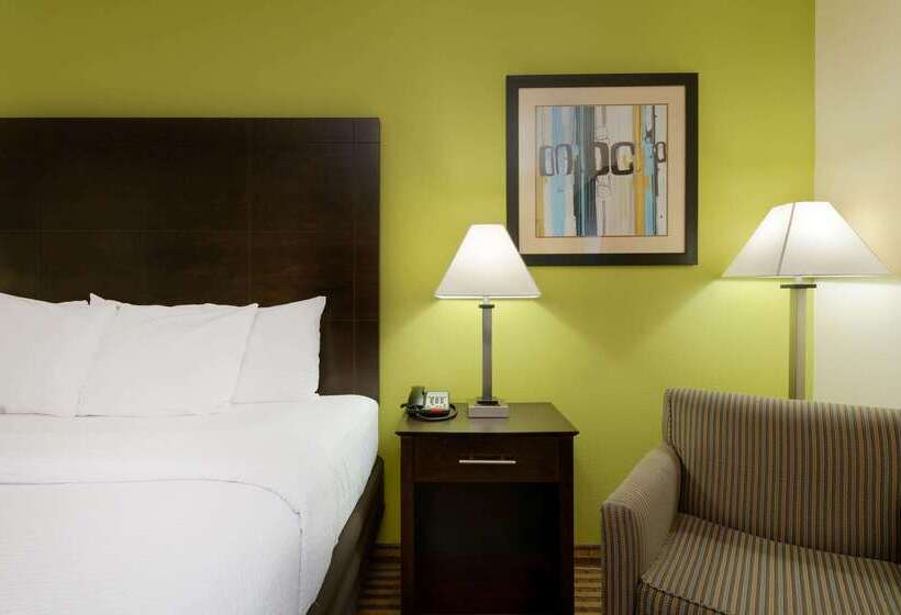 Отель La Quinta Inn & Suites By Wyndham Columbus   Grove City