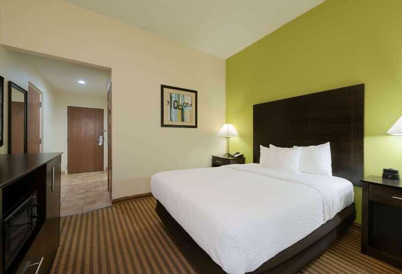 Отель La Quinta Inn & Suites By Wyndham Columbus   Grove City