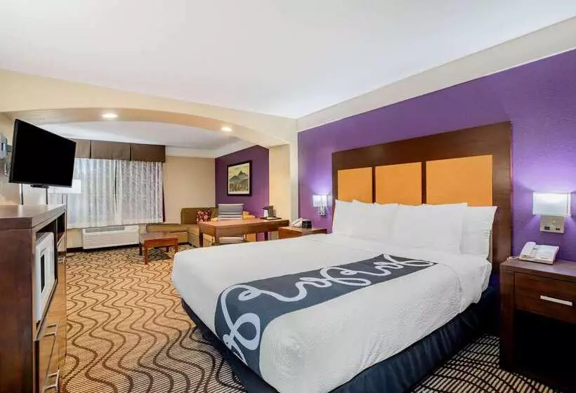 Отель La Quinta By Wyndham Hesperia Victorville