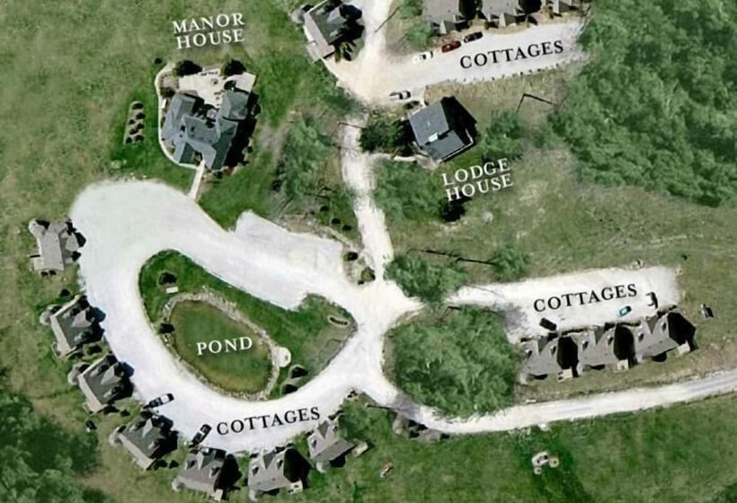 Отель Spruce Hill Inn & Cottages