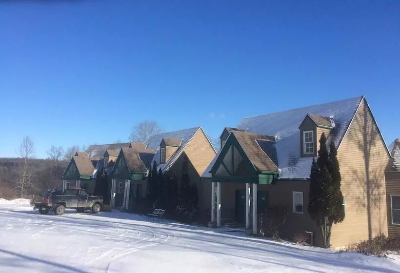 호텔 Spruce Hill Inn & Cottages