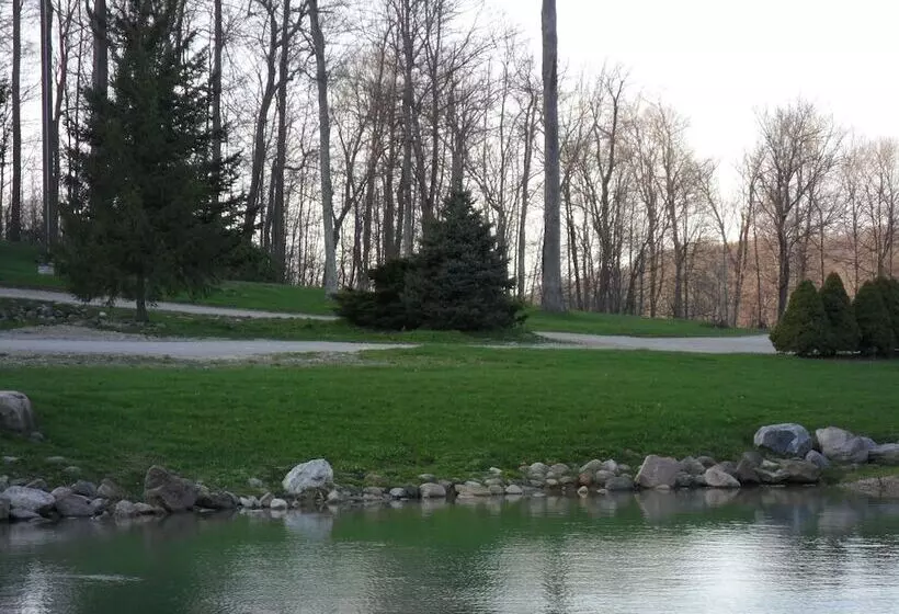 호텔 Spruce Hill Inn & Cottages