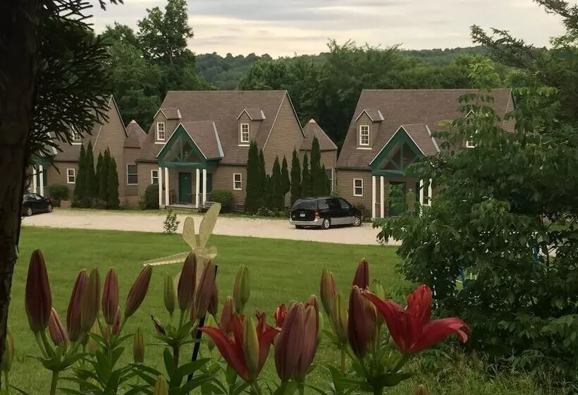 호텔 Spruce Hill Inn & Cottages