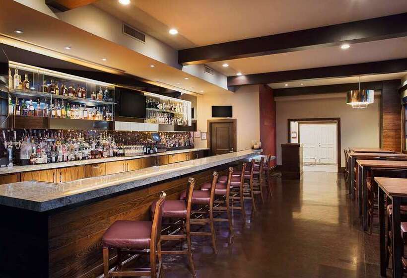 Juniper Hotel Cupertino, Curio Collection By Hilton