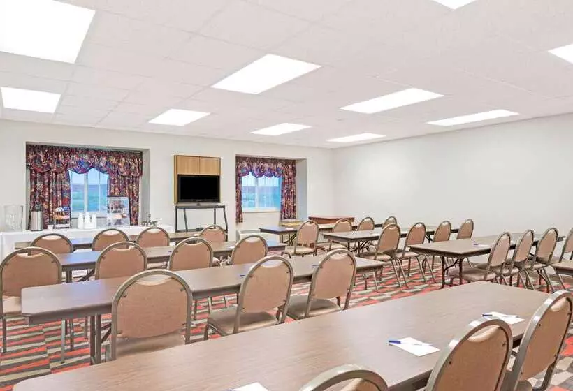 Microtel Inn & Suites Urbandale