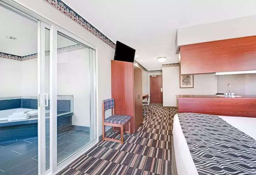 Microtel Inn & Suites Urbandale