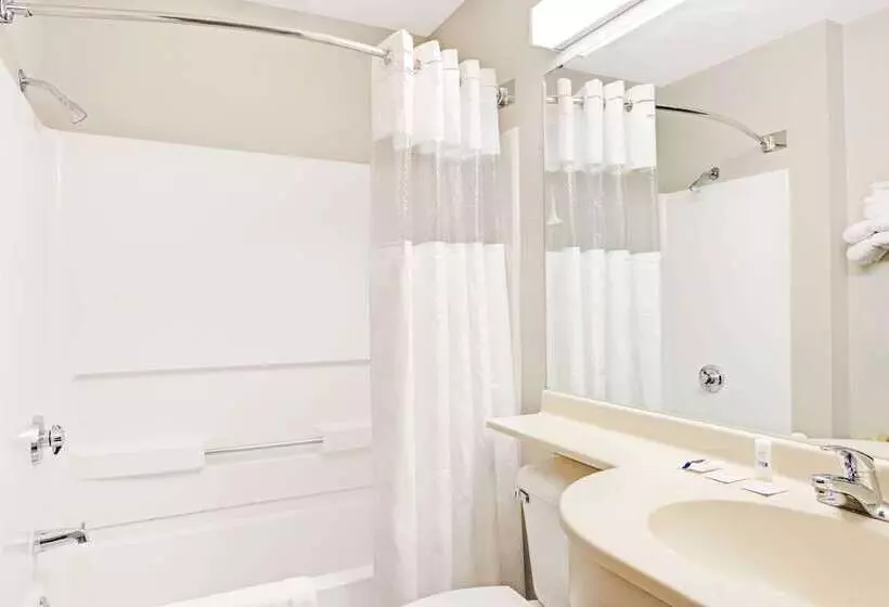 Microtel Inn & Suites Urbandale