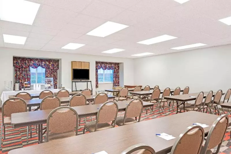 Microtel Inn & Suites Urbandale