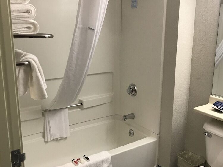 Microtel Inn & Suites Urbandale