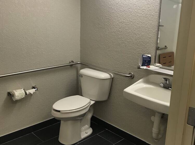 Microtel Inn & Suites Urbandale