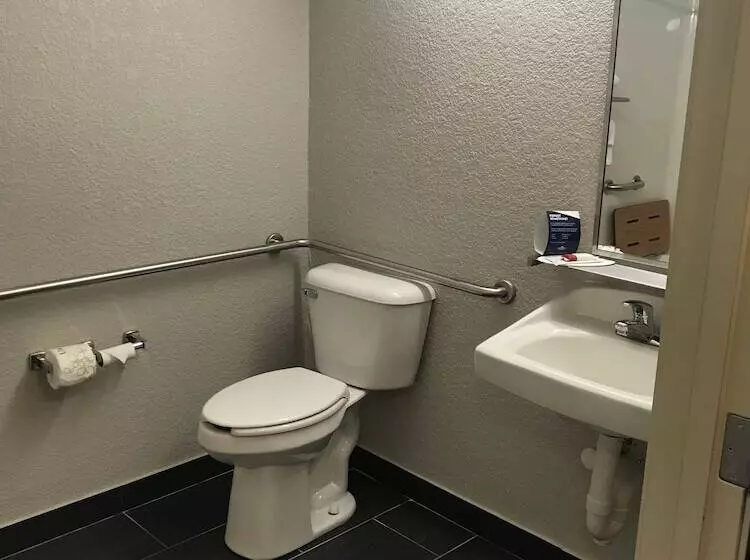 Microtel Inn & Suites Urbandale