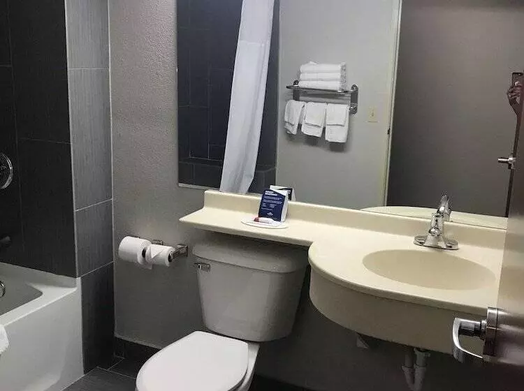 Microtel Inn & Suites Urbandale