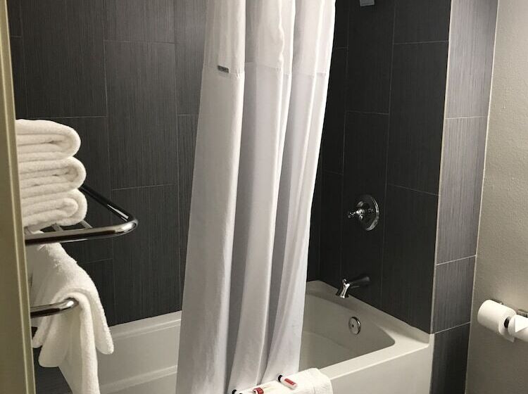 Microtel Inn & Suites Urbandale