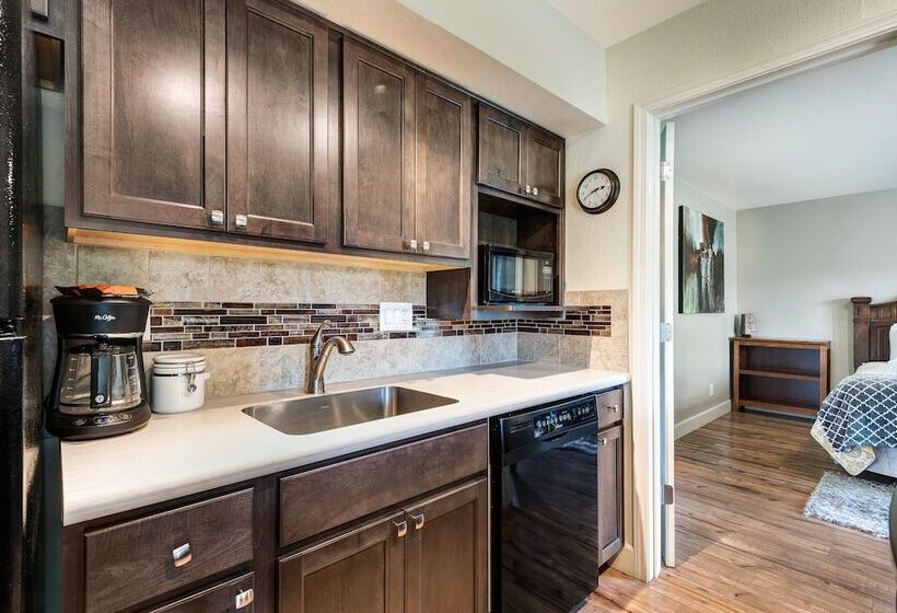 Motelli Bend Riverside Condos Near Downtown Bend