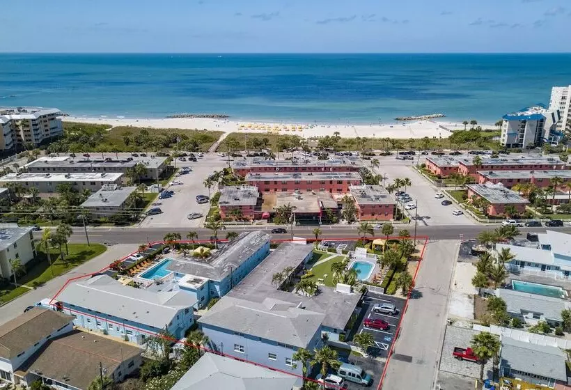 モーテル St. Pete Beach Suites