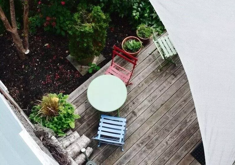 The Hotel Marblehead