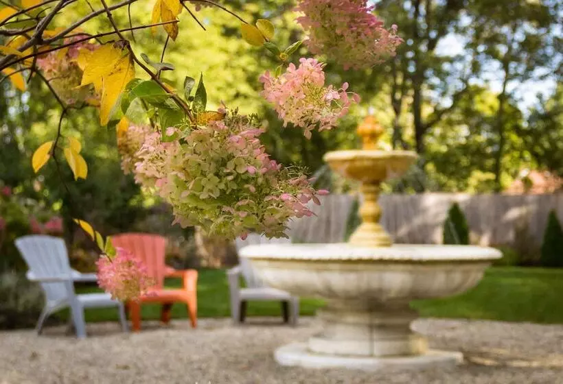 The Hotel Marblehead