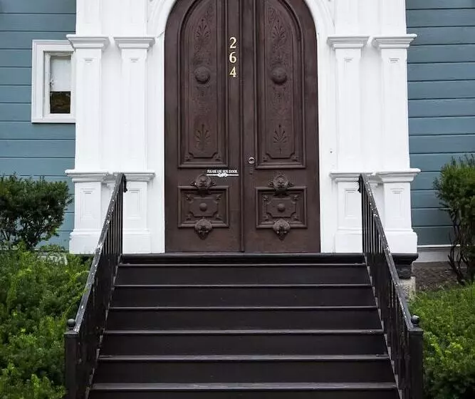 The Hotel Marblehead