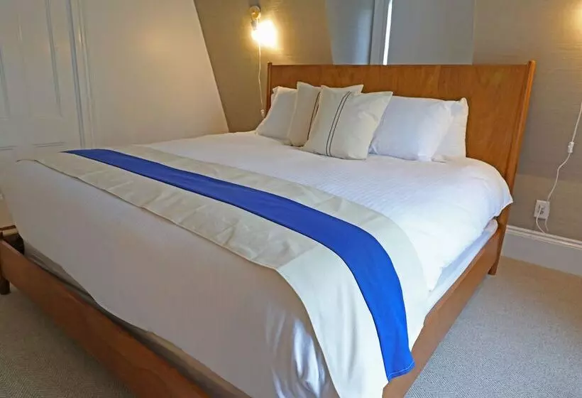 The Hotel Marblehead