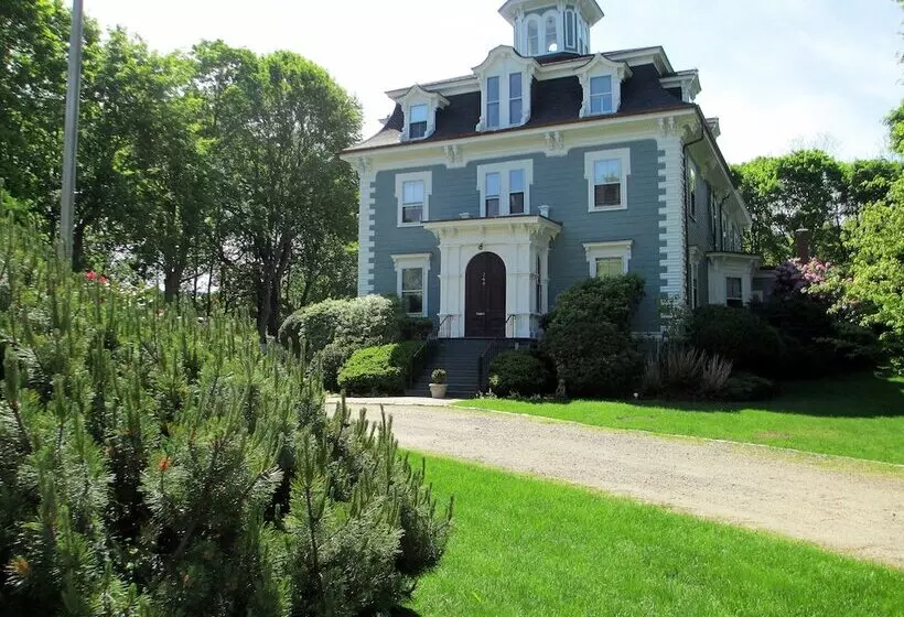 The Hotel Marblehead