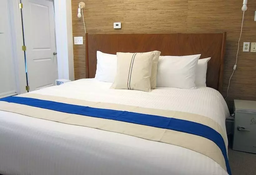 The Hotel Marblehead