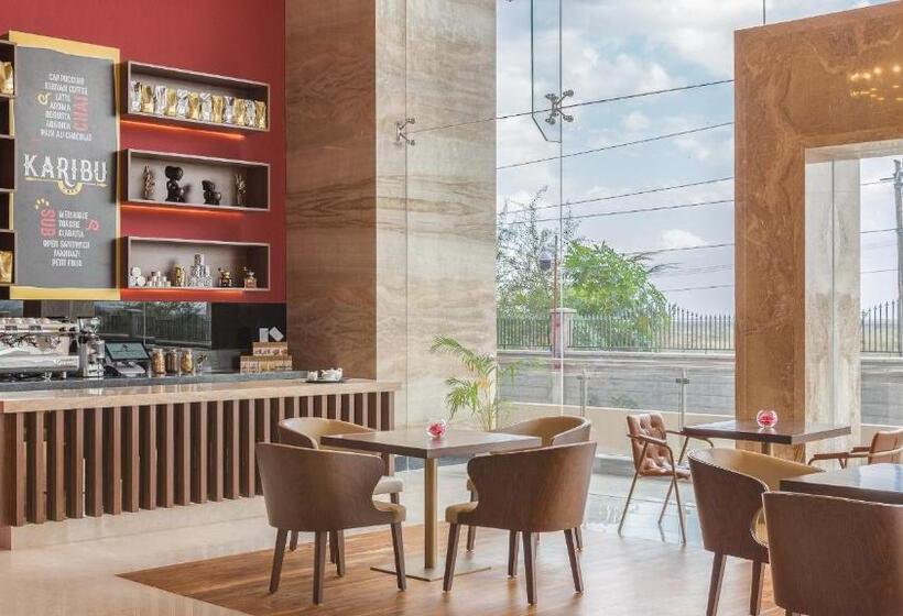 هتل Emara Ole Sereni Nairobi Park View