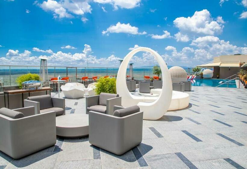 هتل Emara Ole Sereni Nairobi Park View