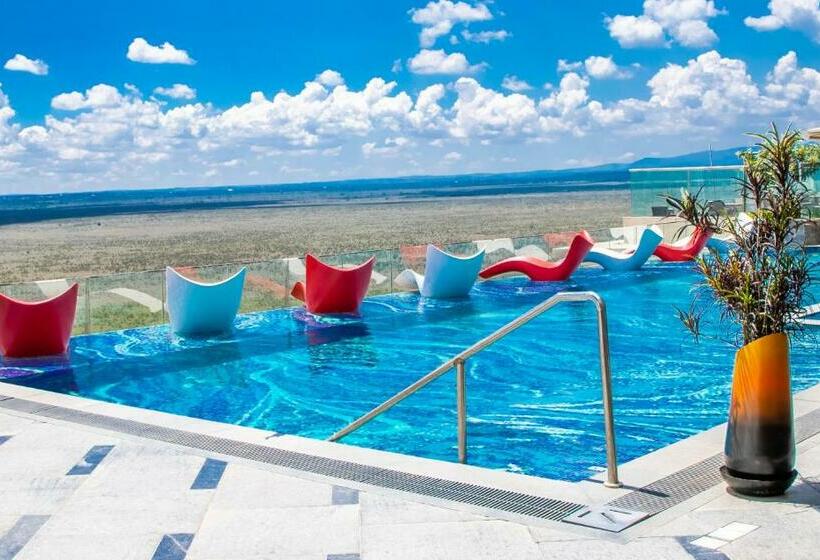 هتل Emara Ole Sereni Nairobi Park View